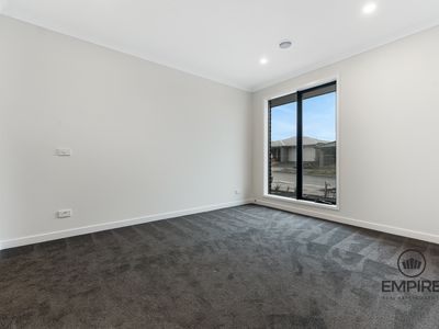89 Yaralla Circuit, Clyde