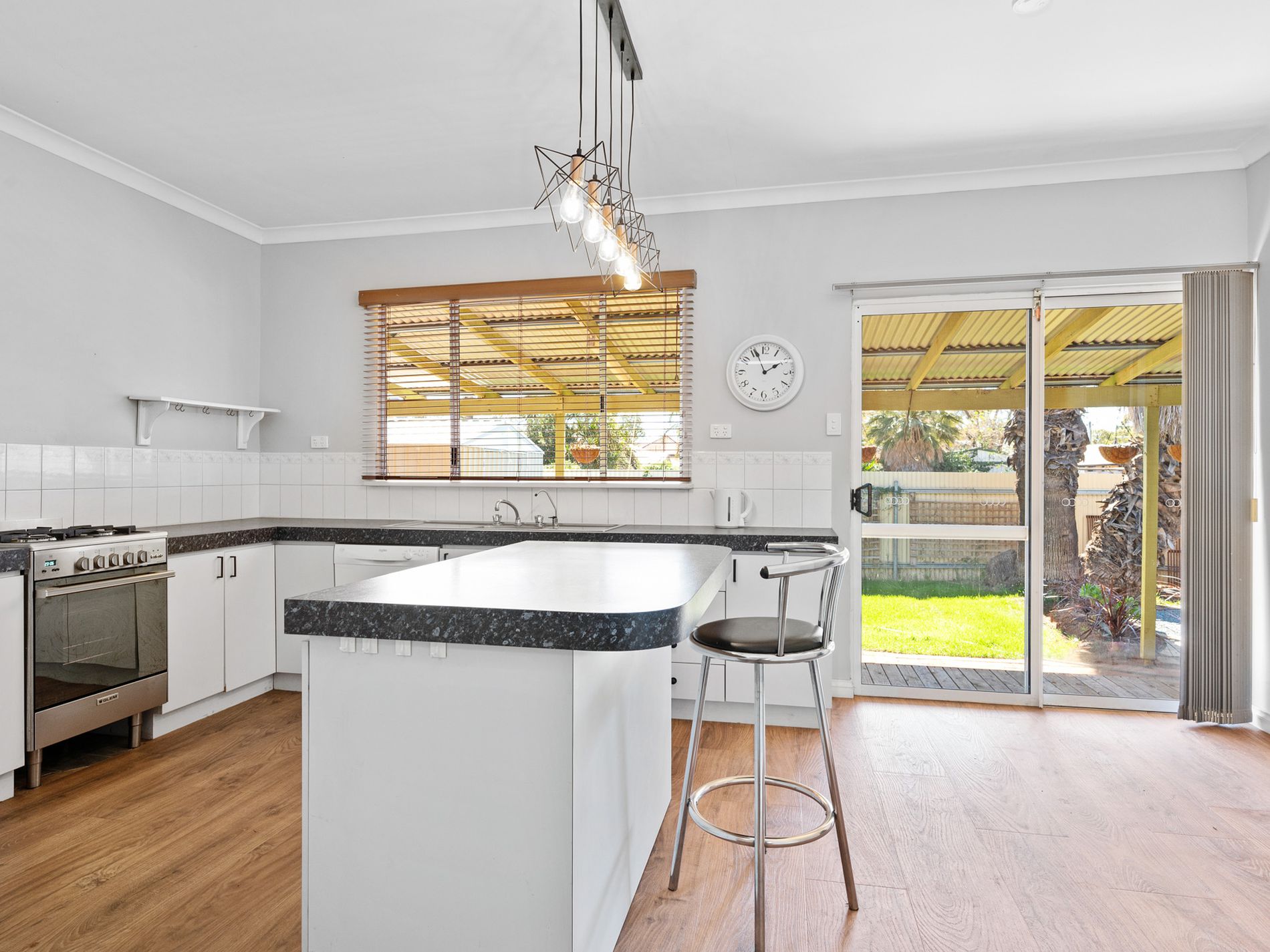 208 Piccadilly Street, Piccadilly