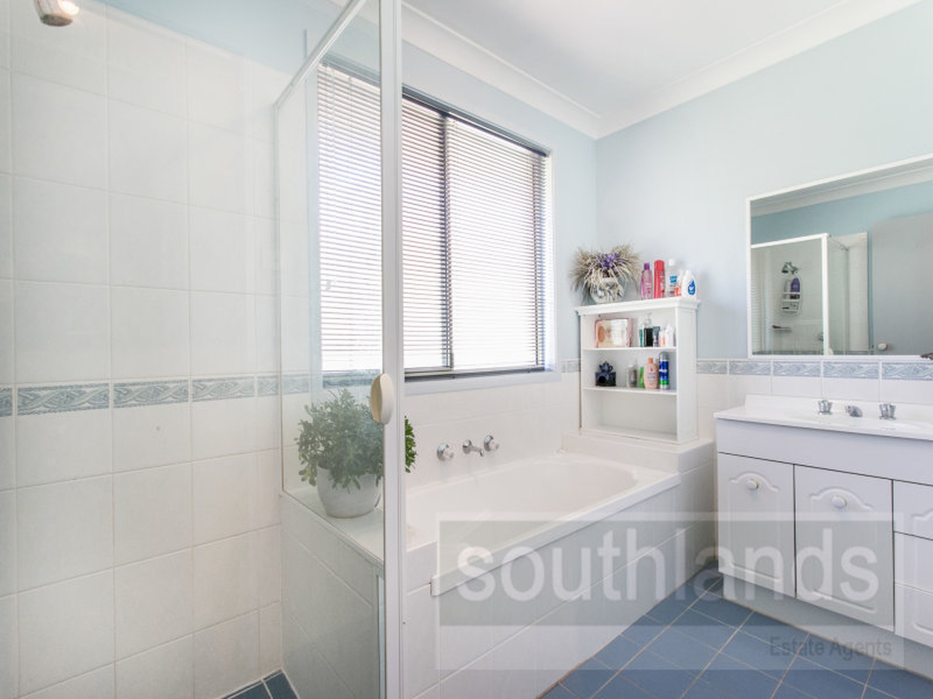 18 Sunbird Terrace, GLENMORE PARK