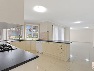 41 Avondale Drive, Kanwal