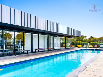 32 Signature Boulevard, Point Cook