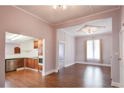 4 Lynott Street, Horsham