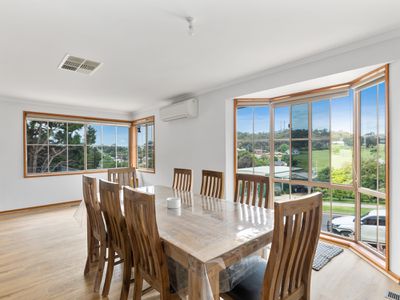 18 Priestley Crescent, Seymour