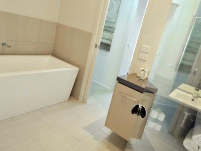 27 Paraffin Drive, Leopold