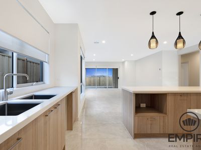 119 Yeungroon Blvd, Clyde North