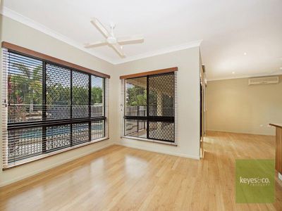 8 Lakefield Drive, Idalia