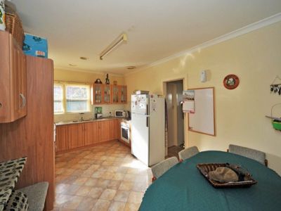35 Danson Avenue, Kangaroo Flat