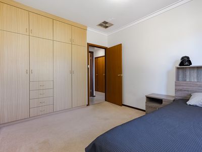 24 St Georges Avenue, Champion Lakes