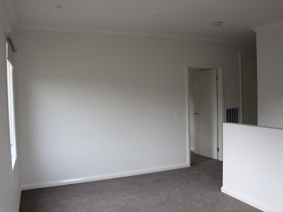 2 Holyrood Avenue, Newtown
