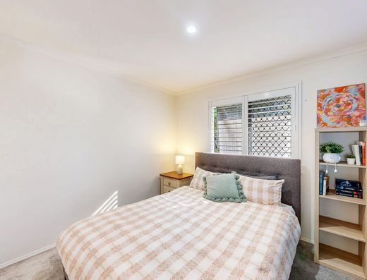 Spacious Family Living in the Heart of Old Tewantin image 12