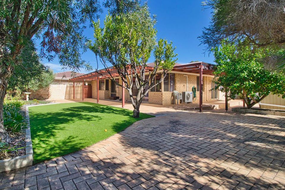 2 Freedman Way , Winthrop