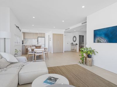 303 / 3 Twenty Third Avenue, Palm Beach