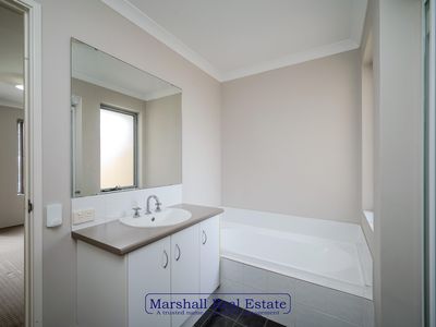 7 Voyager Link, Pearsall