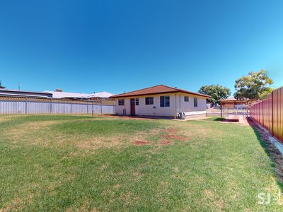 8 Pinnaroo Place, Dubbo