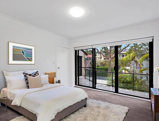 Renovated 3-Bedroom Townhouse 