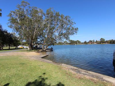 8 / 9 Baird Street, Tuncurry