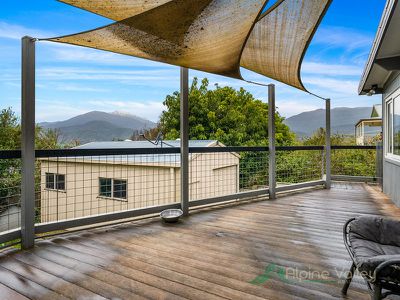 5 Coolumbooka Avenue, Tawonga South