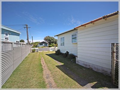 8 Hart Street, Foxton Beach