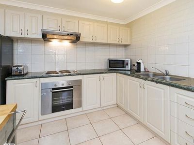 13 / 169 Great Eastern Highway, Belmont