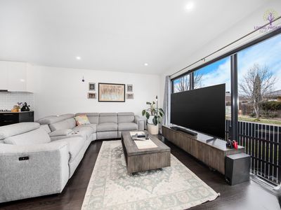 36 Paradise Parade, Point Cook