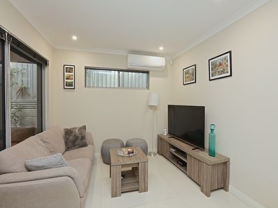4/7 Mahlberg Avenue, Woodlands