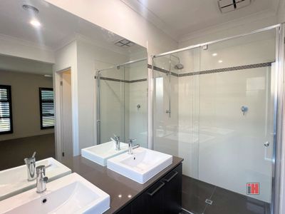 6 Whitebark Street, Wollert