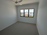 21 / 35 Sickle Avenue, Hope Island