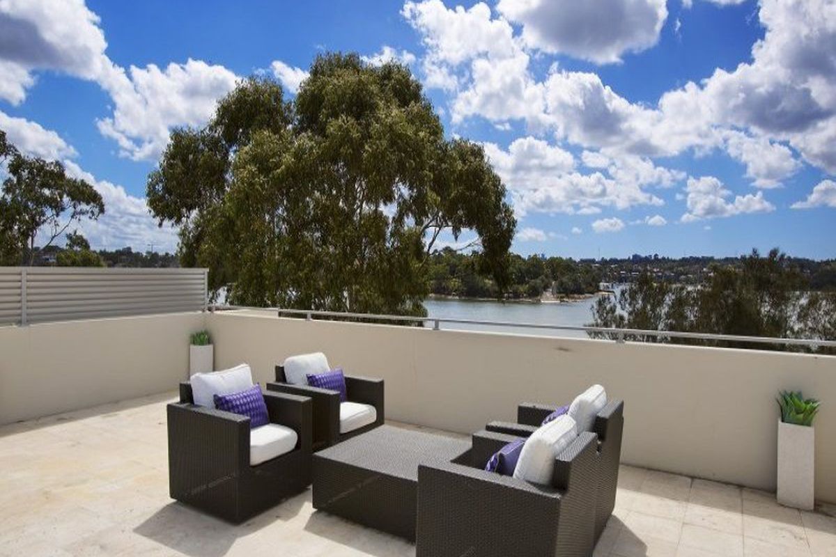 30 Hilly Street, Mortlake