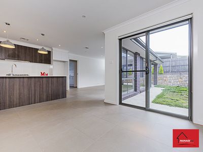 11 Annie Douglas Street, Casey