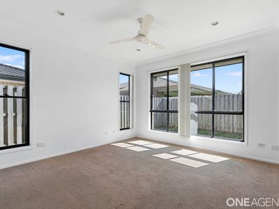 12 Santa Maria Avenue, Urraween