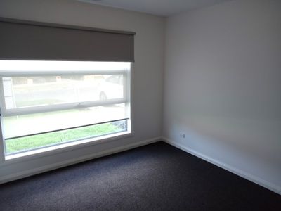 6A Nagle Drive, Belmont