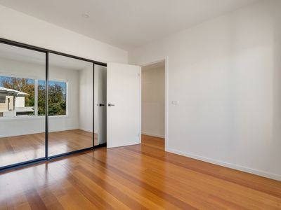 2 / 2 Donald Avenue, Essendon