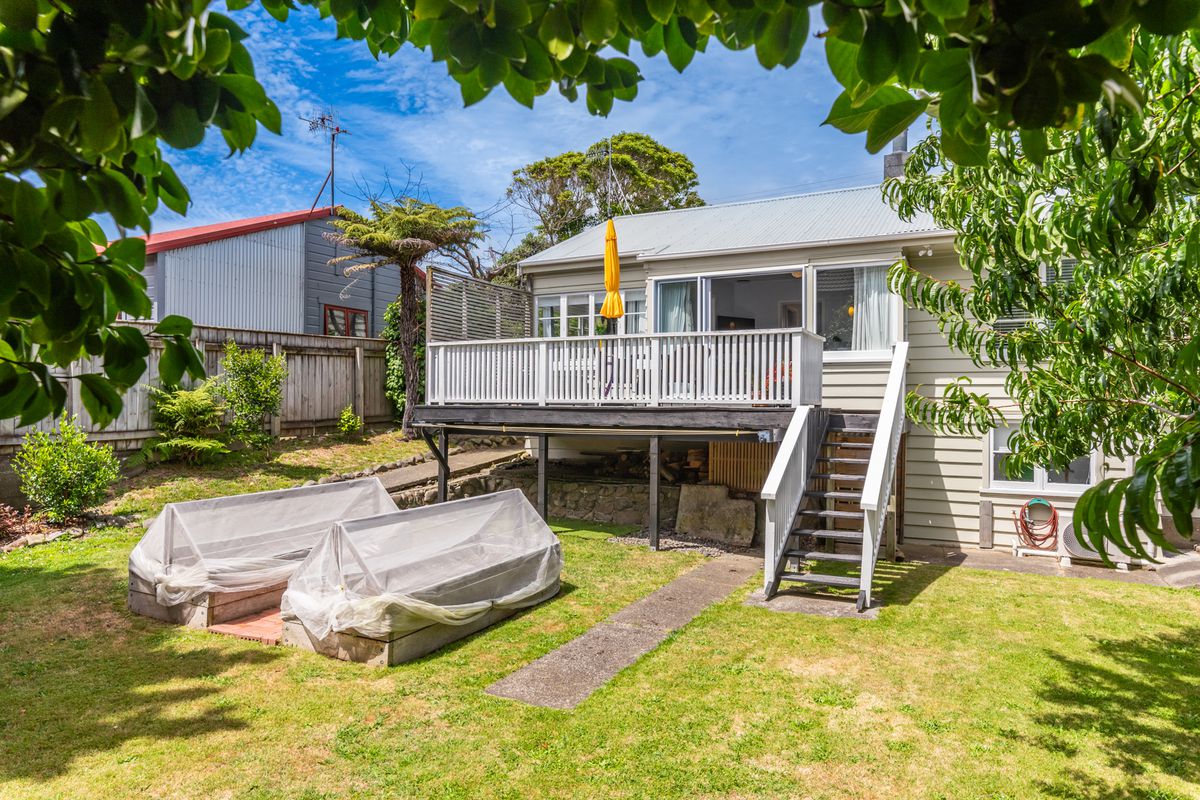 25 Golf Road, Paraparaumu Beach