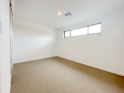 27 Jubilee Avenue, Success