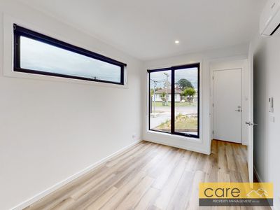 1 / 5 Maple Court, Doveton