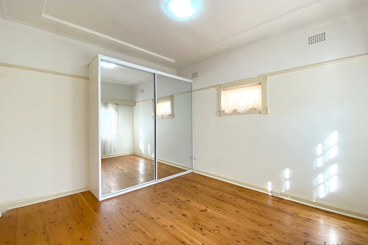 8 Hood Avenue, Rodd Point