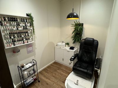 Prime Beauty Salon Business For Sale