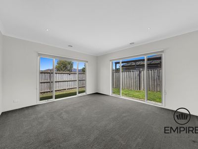 9 Grande Belmond Avenue, Clyde