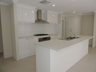 8 Kanooka Approach, Baldivis