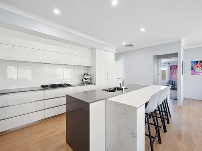 18 Lancaster Loop, Piara Waters