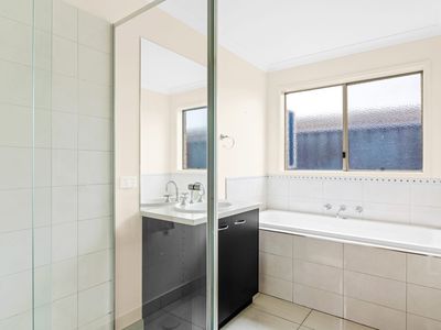 16 Cardinia Grove, Manor Lakes