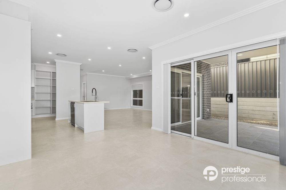 72 Eighth Avenue, Austral
