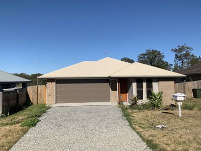 38 Phoebe Way, Gleneagle