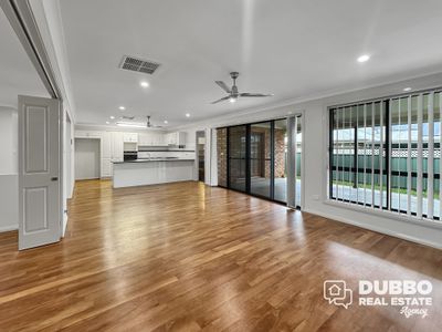 11 Dunheved Circle, Dubbo