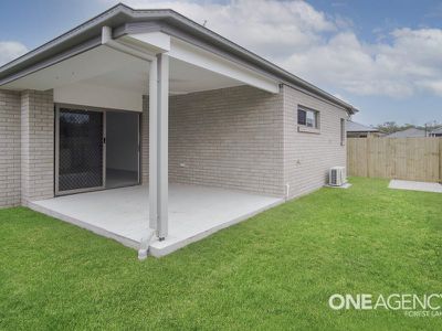 8 Hall St, Pallara