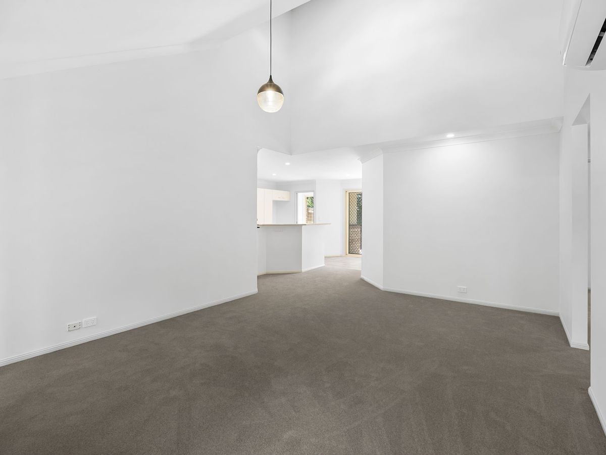 15 / 7 Titania Street, Morningside