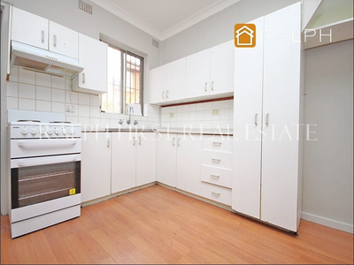 2 / 5  Fairmount Street, Lakemba