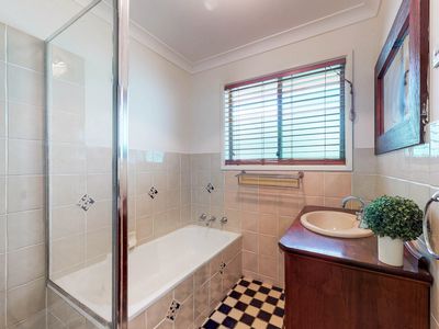 6 Mulga Court, Dubbo