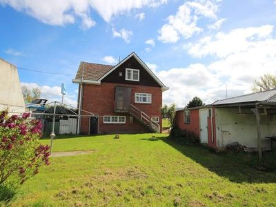64 Main St, Huonville