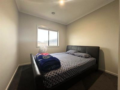 18 Petros St, Fraser Rise
